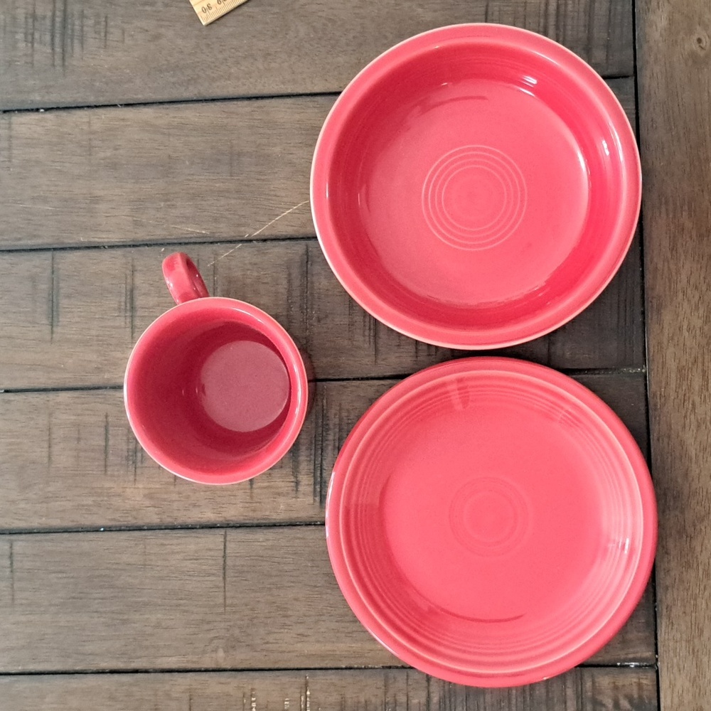 Set Of 3 Fiestaware Scarlet Dishes - Picture 4 of 7
